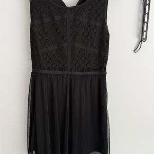 Skies Are Blue Black Sheath Mini Dress V-Neck Sleeveless